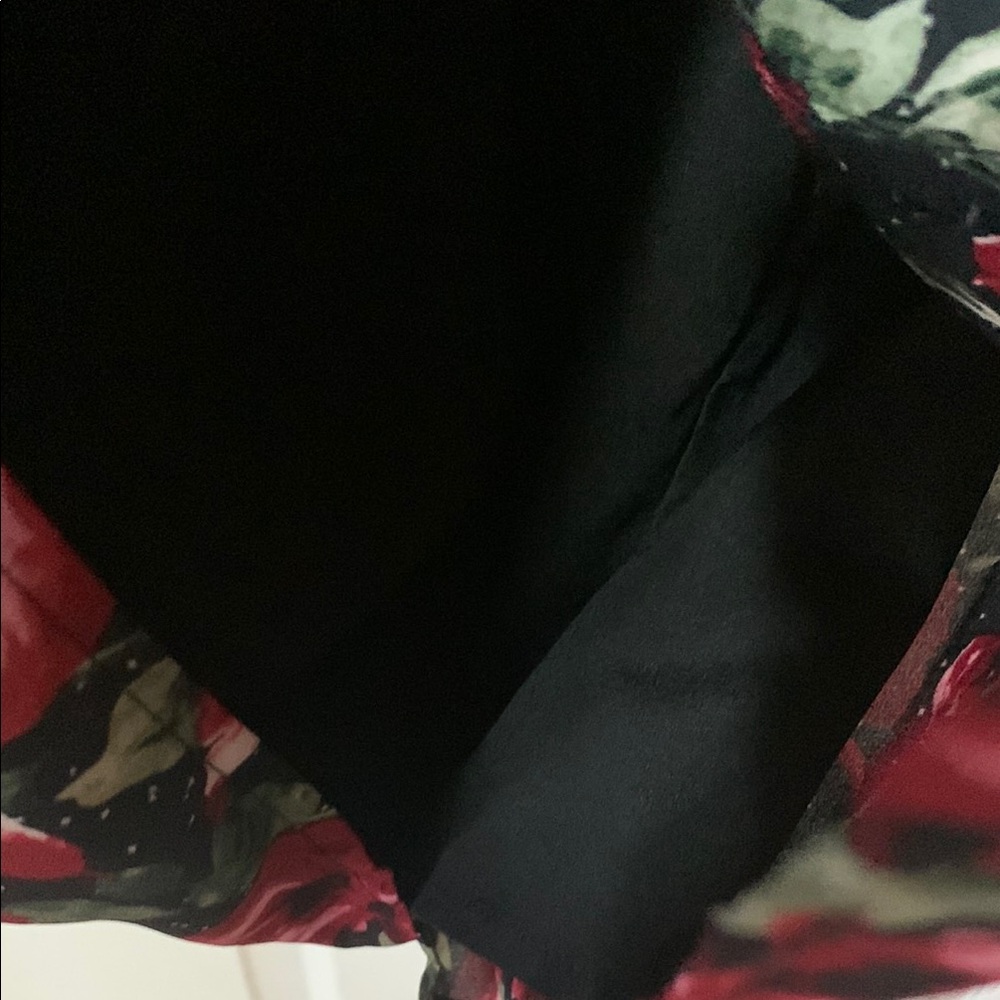 Le Chateau Black and Red Mini Dress - Picture 8 of 9